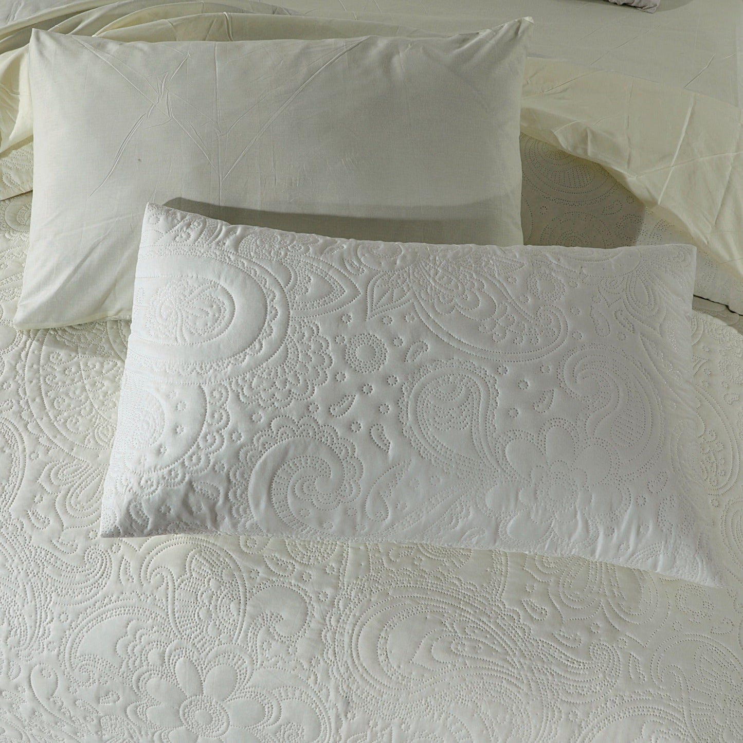 OFF WHITE Plain- Summer BEDSPREAD Set (Light Filling)